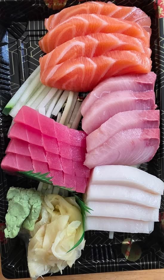Sashimi Combo.